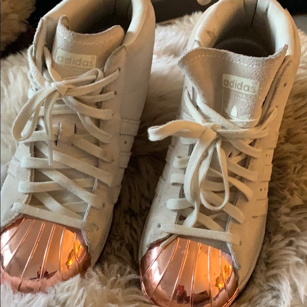 Sneakers - Picture 4 of 4